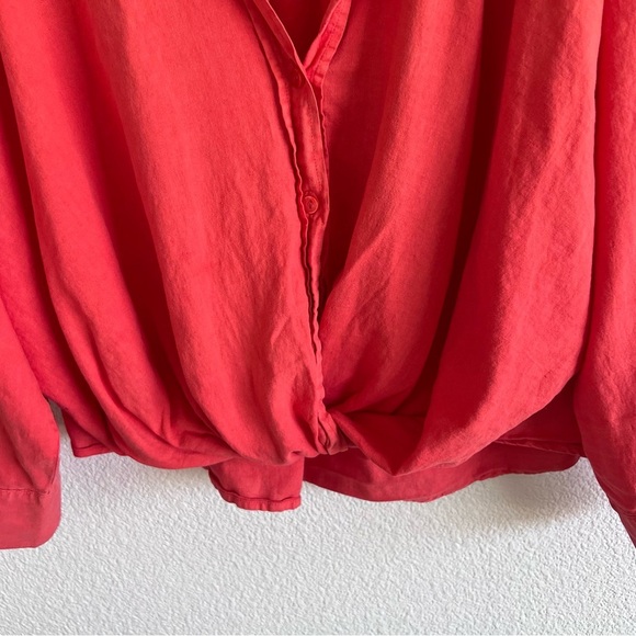 Young, Fabulous and Broke Linen Blend Tourist Top - Picture 6 of 12